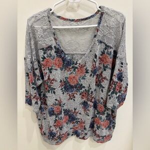 Torrid Blouse Women’s size 1 Floral